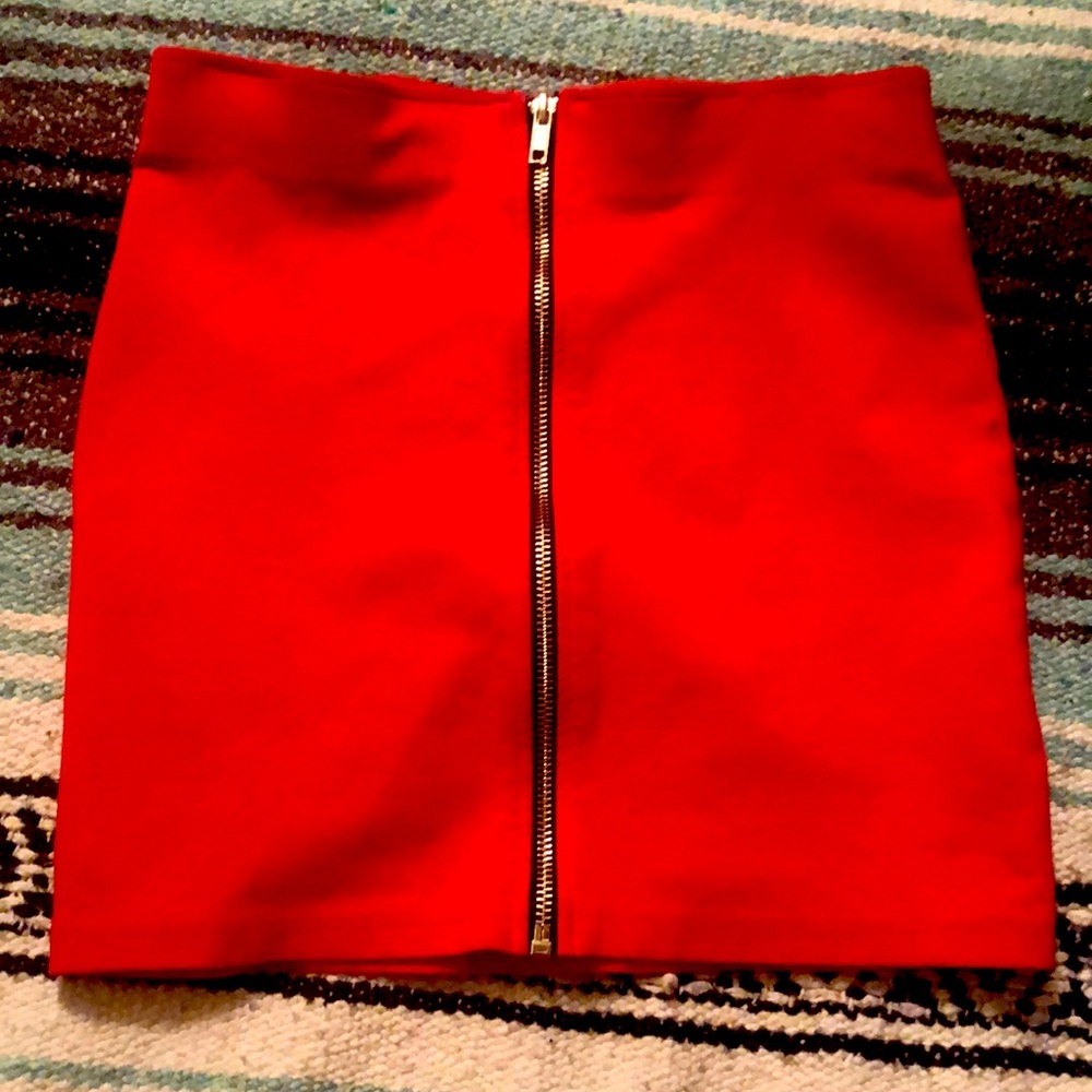H&M divided Red skirt